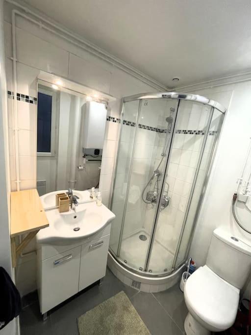 Paris: Appartement Batignolles Εξωτερικό φωτογραφία